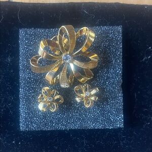 Elegant Gold Flower Jewelry Set